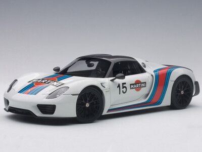 ミニカー AUTOart1/18 PORSCHE917LONGTAIL MARTINI AUTOart Millenium Porsche 917 Long Tail Martini Racing #21 1