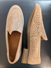 New Clarks Comfort Collection 8W Beige Fabric Flat Low Heel Floral Perforated
