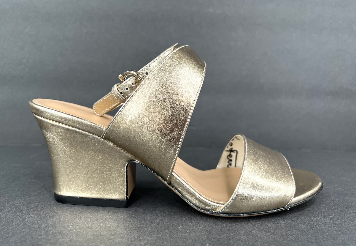 関送込【FERRAGAMO】Sheena スエード サンダル SALVATORE FERRAGAMO SHEENA METALLIC GOLD LEATHER ANKLE STRAP