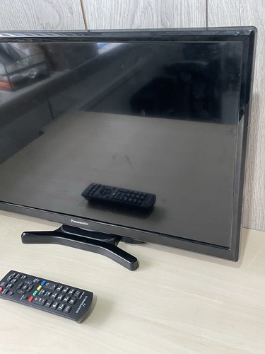 Panasonic TX-24E302B 24" LCD TV Freeview HD HDMI 720p With REMOTE WORKING NICE - Picture 2 of 15