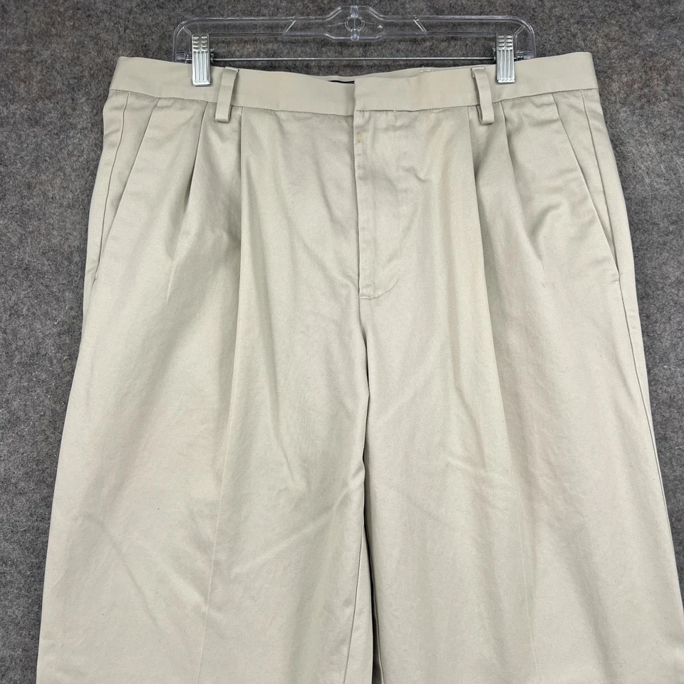 Pantalones chinos plisados Dockers D3 calce clásico para hombre 35x32 caqui beige algodón Foto 2 de 4