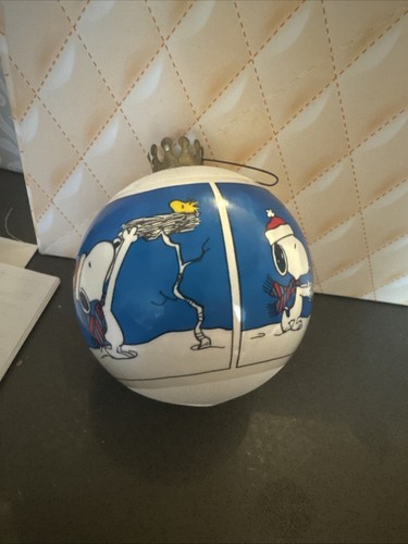 SNOOPY /PEANUTS HALLMARK ORNAMENT 1983 Ball - Picture 2 of 3