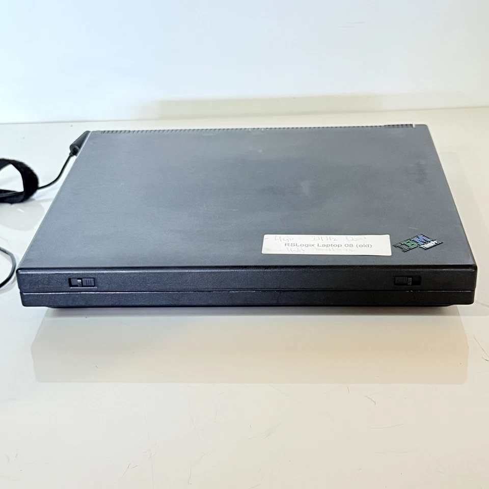 IBM ThinkPad 390E Pentium II 4GB HDD 128 Mb RAM 331 Hz Windows XP Pro Foto 3 de 4