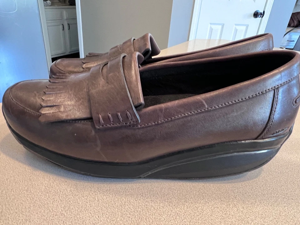 Zapatos mocasines MBT para mujer de cuero marrón Penny talla 6 Foto 2 de 4