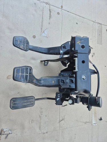VW GOLF JETTA VENTO MK3 1.9 TDi TD LHD BRAKE CLUTCH ACCELERATOR PEDALS SET BOX