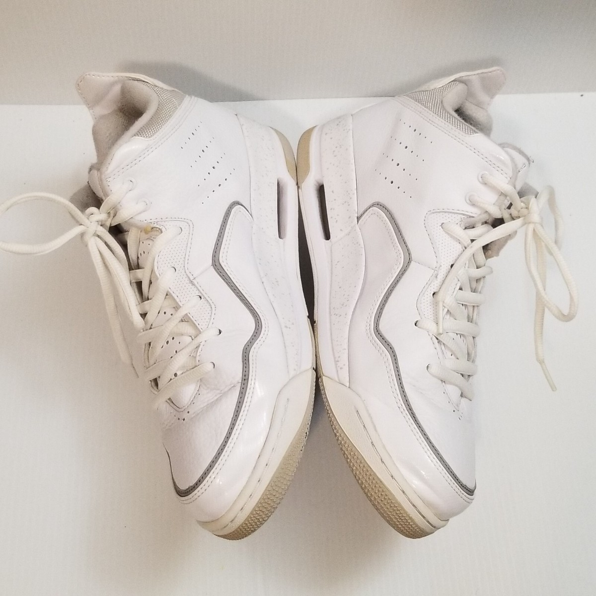 Nike Mens Air Jordan Courtside 453980-103 White Basketball