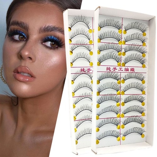 Lot D'accessoires Maquillage - Faux Cils, Ongles, Peigne, Lunettes, Poudre - Occasion Bon état