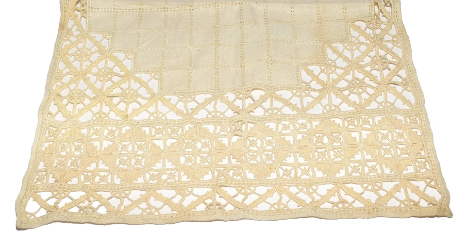 Vintage Ecru Cotton Squares Embroidered Star Cutwork Border Table Runner 12x16 - Image 3 of 4