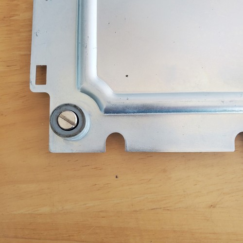 BODENABDECKUNG MIT SCHRAUBEN & FÜSSEN Toyota 3 Gewinde Overlook Modell 6300 Nähmaschine - Bild 2 von 7