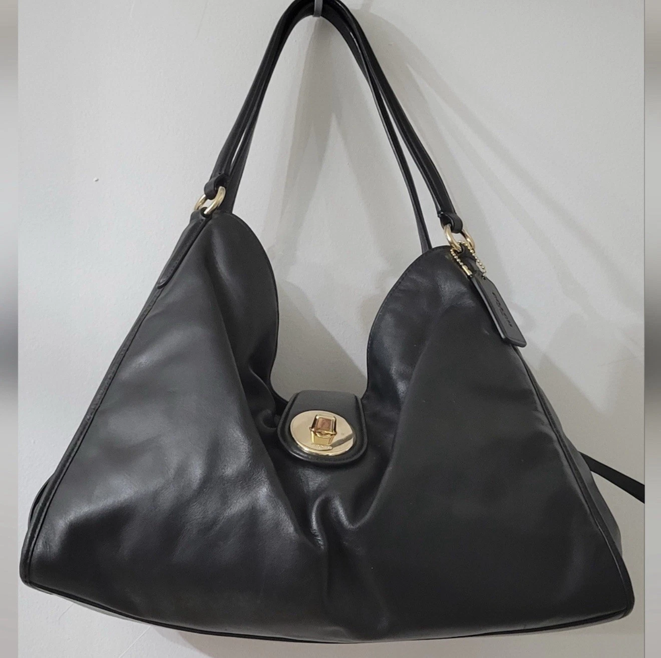 Borsa a tracolla Coach Carlyle in pelle nera liscia