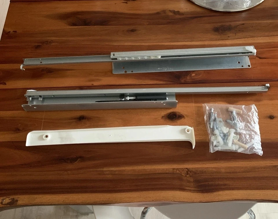 Ikea Komplement Schubladenauszug /dämpfer &schrauben Set. 55cm.Lx4,5cm Bx4cm.H - Bild 2 von 4
