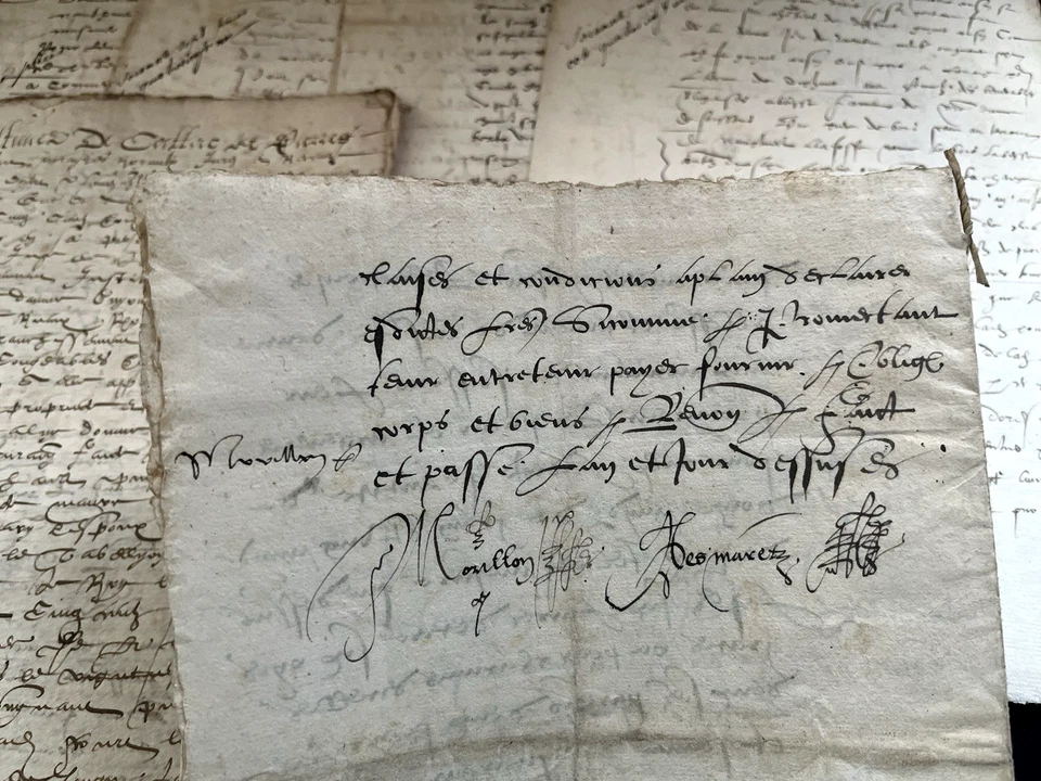 AUTHENTIC RENAISSANCE ERA WATERMARKED PAPER MANUSCRIPT  from 1500s - Image 3 of 4