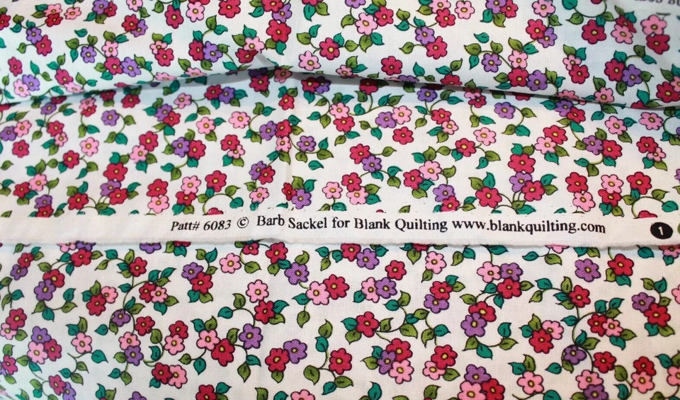 Tela de edredón de algodón floral rosa y púrpura pequeña por saco de púa, textiles en blanco Foto 2 de 2