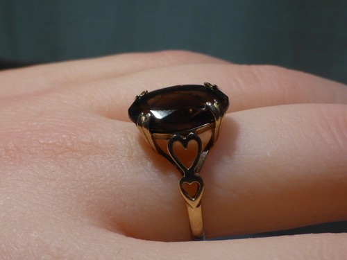 9ct Gold Smoky Quartz Ring Heart Shoulders UK Hallmark 1992 Size M 5Ctw Boxed - Picture 7 of 23