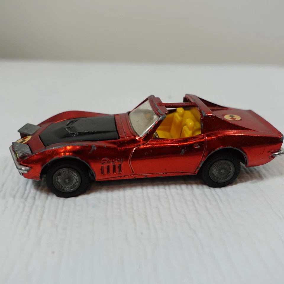 Corgi toys Chevrolet Corvette Stingray Coupe red T-Top diecast model car Chevy - Image 2 of 4