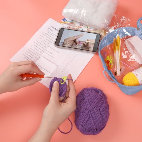 Kawaii Chibis Crochet Kit: Kururu the Frog - Picture 3 of 6