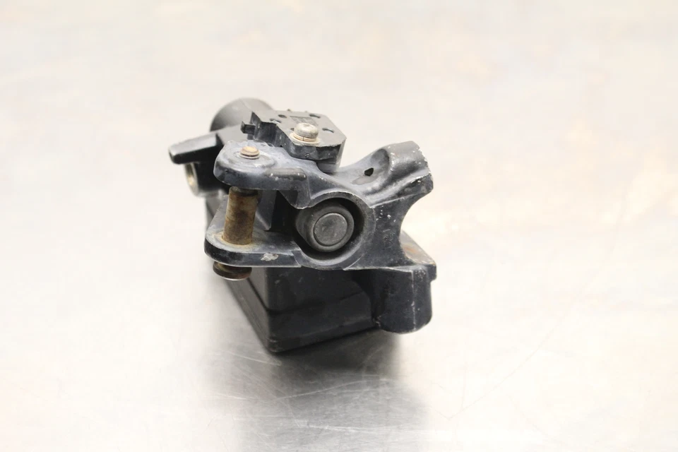 2005 Bombardier Rally 200 FRONT BRAKE MASTER CYLINDER X811 - Image 4 of 4