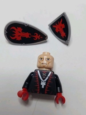 Lego Dragon Wizard BLACK MINIFIG TORSO Red Hands Castle 70403 2 Shields Accessor