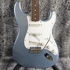 Fender FSR Collection Traditional Late 60s Stratocaster Ice Blue Metallic 143809