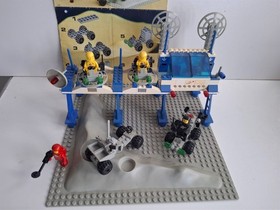 LEGO Space Vintage 6930 Set Complete + OBA Space Station Space Supply Station Excellent