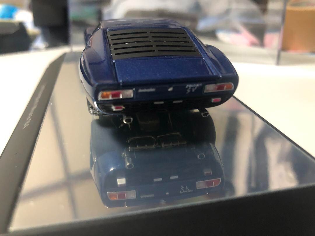 1/43 AUTOart Lamborghini Miura SV Blue Signature w/ Box From 1/43 AUTOart Lamborghini Miura SV Blue Signature w/ Box From