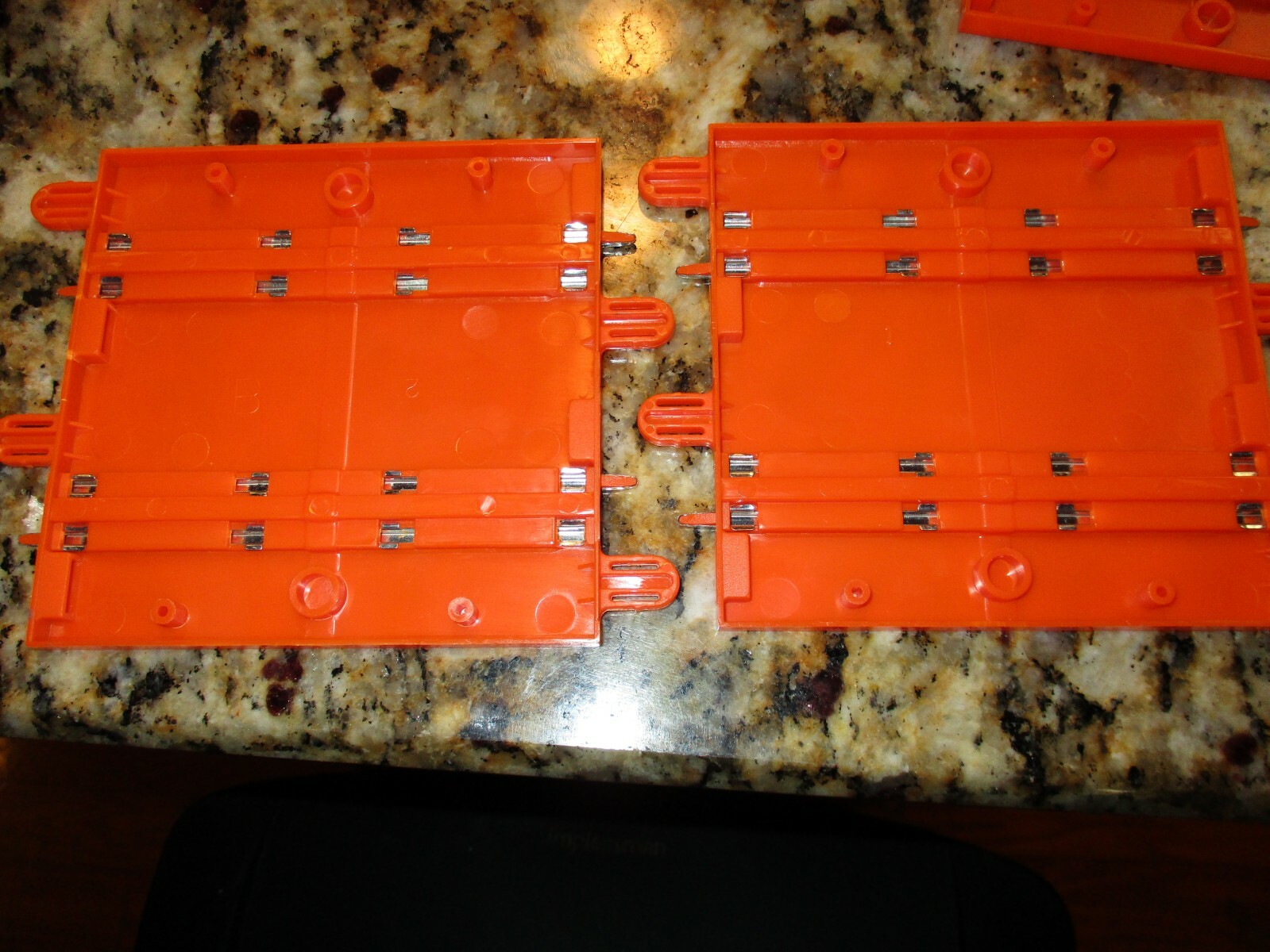 2016 1/43 SCALE HOT WHEELS SLOT CAR REPLACEMENT PARTS 2 PIECES OF