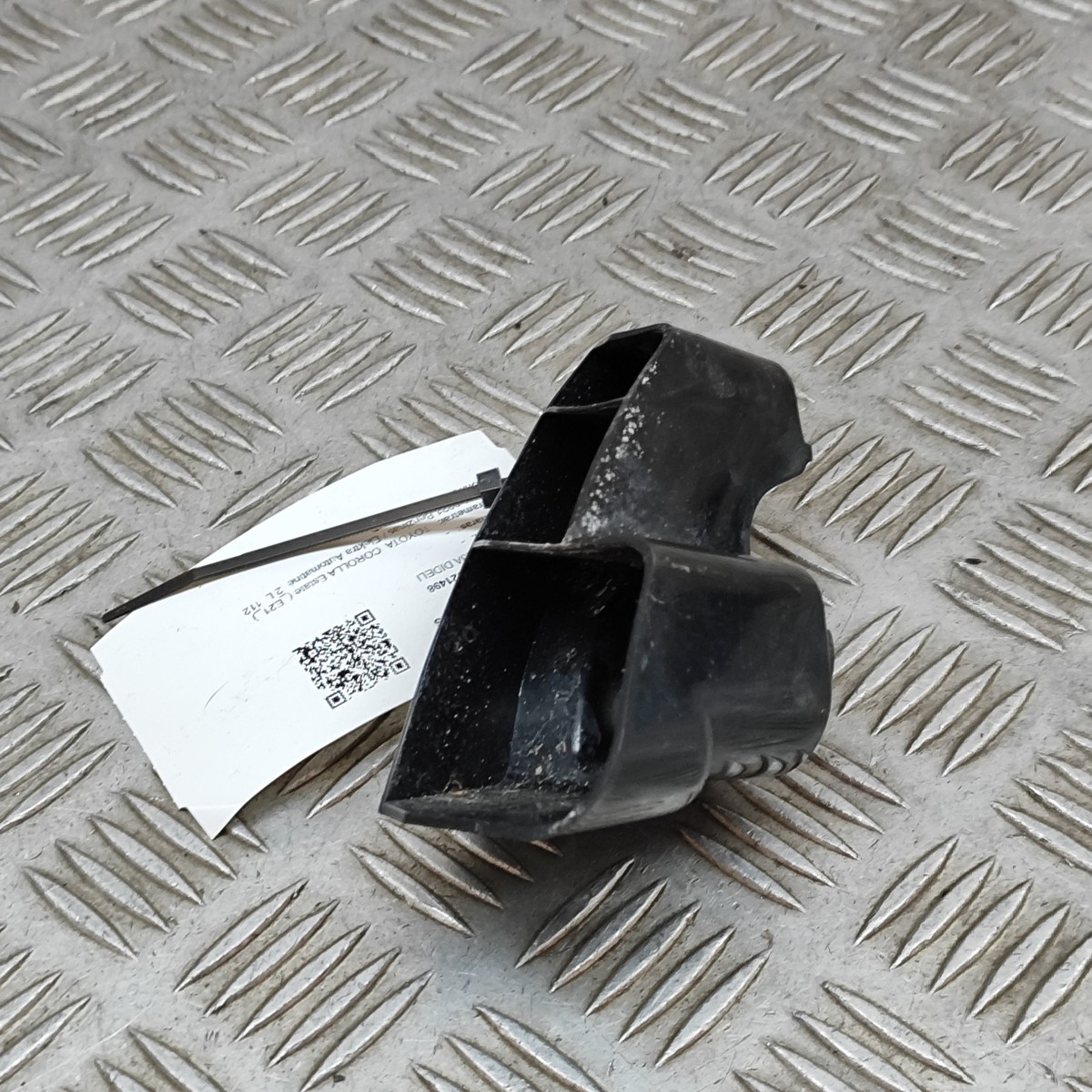 TOYOTA COROLLA Estate E210 Rear Right Bumper Bracket 52155