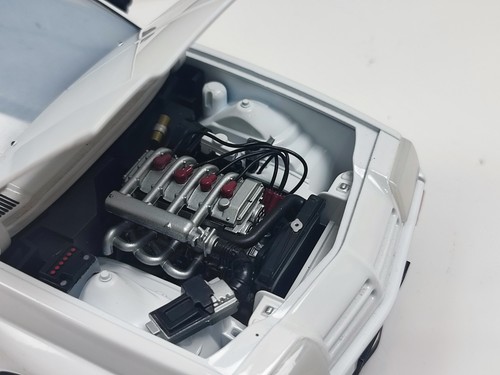 REVELL 1/18 OPEL MANTA 400 HOMOLOGATION CAR WHITE Classic Model Vauxhall Boxed - Picture 9 of 12