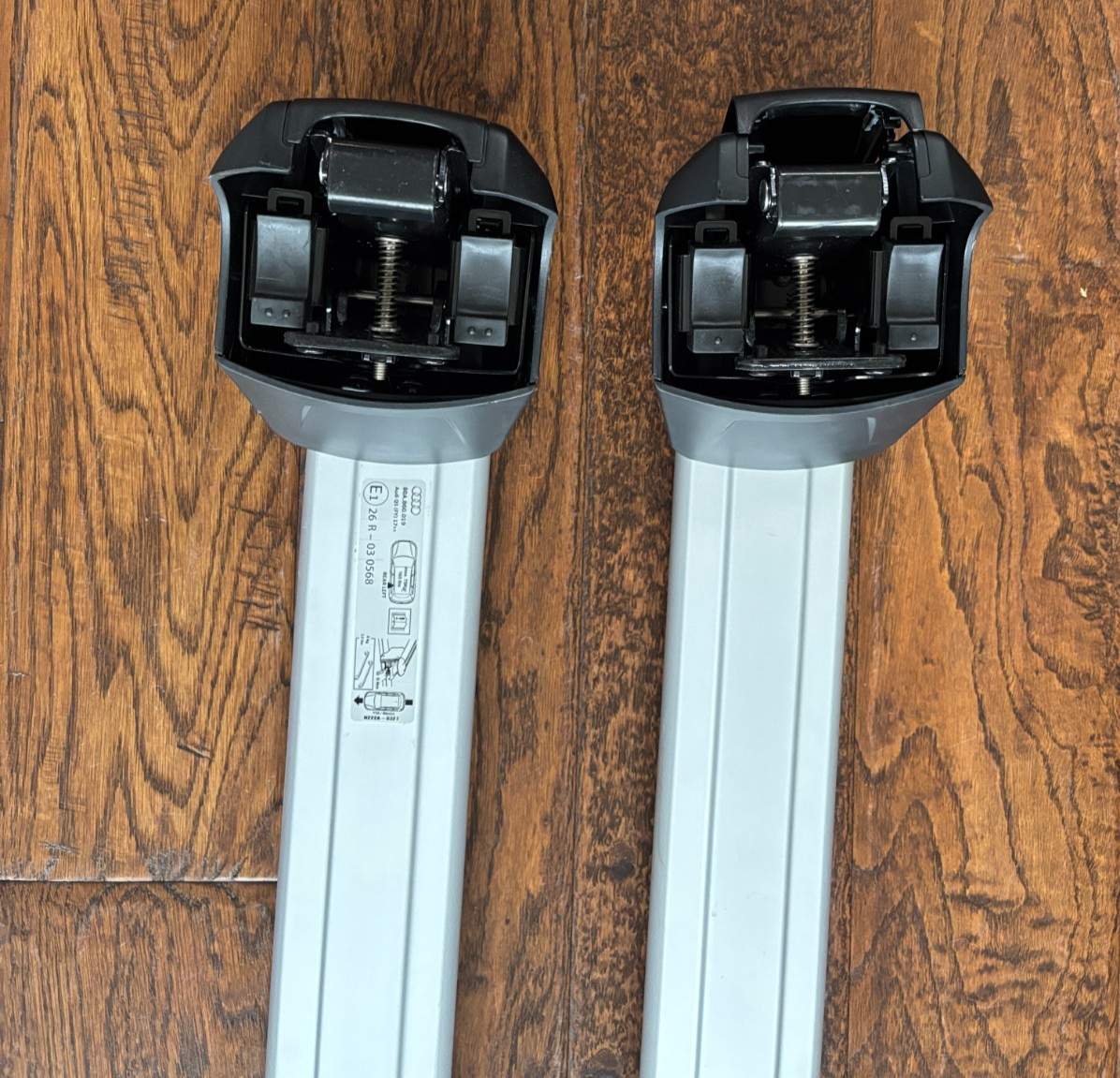 【直接受取/着払いも可能】Audi Q5(FY)サウンドアブソーバー Audi純正 Q5/SQ5(FY)後期型 サウンドアブソーバー 【お取り寄せ商品
