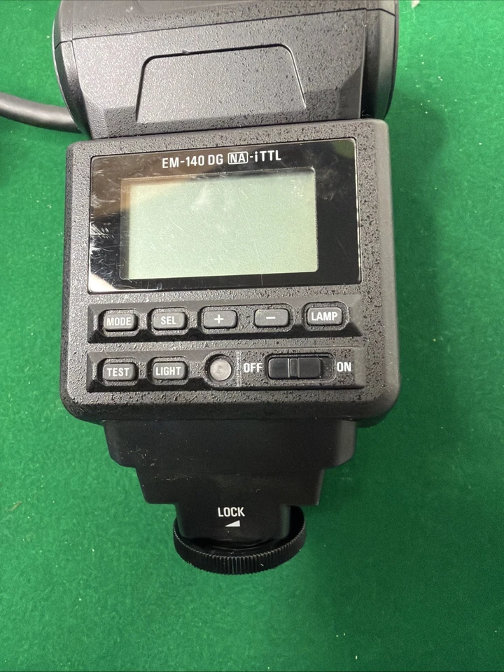 Sigma EM-140 DG NA-iTTL Macro Ringlight Mounted Flash (for Nikon Cameras) - Image 4 of 4