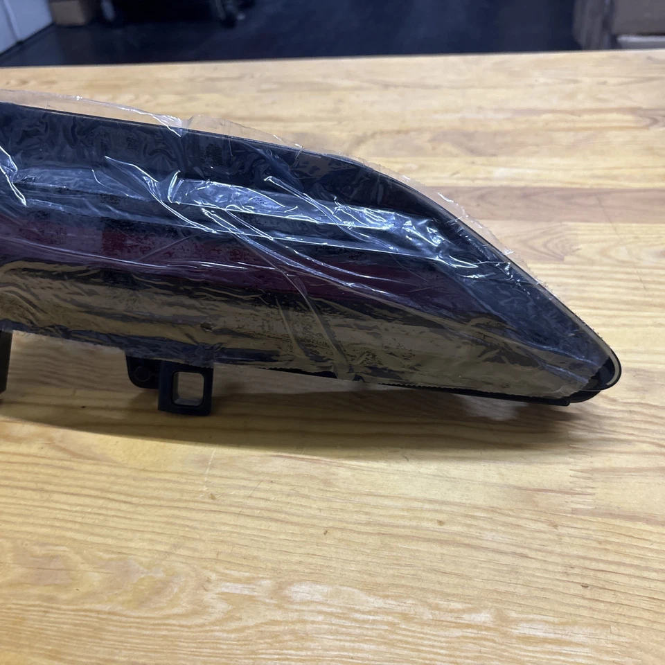 2023-2024 BMW SERIE 7 LUZ TRASERA INTERIOR CONDUCTOR LADO DERECHO LED OEM H75A3CD3504 #501 Foto 3 de 4