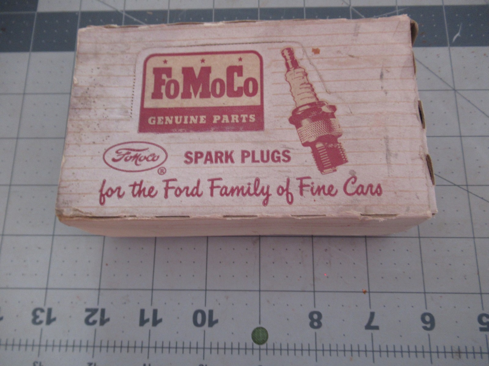 Lot of 10 Ford 860 Spark Plugs Rusty, Look at Photos.