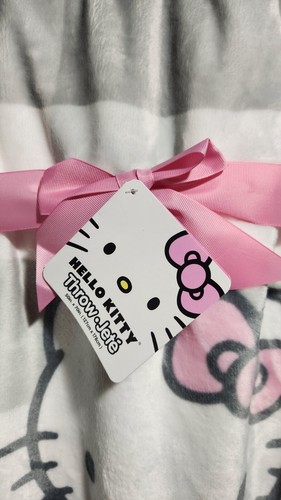 NEW Hello Kitty Plush Throw Blanket Pink Bow Gray & White Gingham Check 50"x70" - Picture 2 of 2
