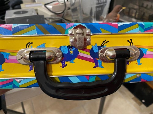 THE BEATLES Yellow Submarine Large Tin Tote RARE DISNEY PARKS 10" x 7" x 3" - Picture 3 of 5