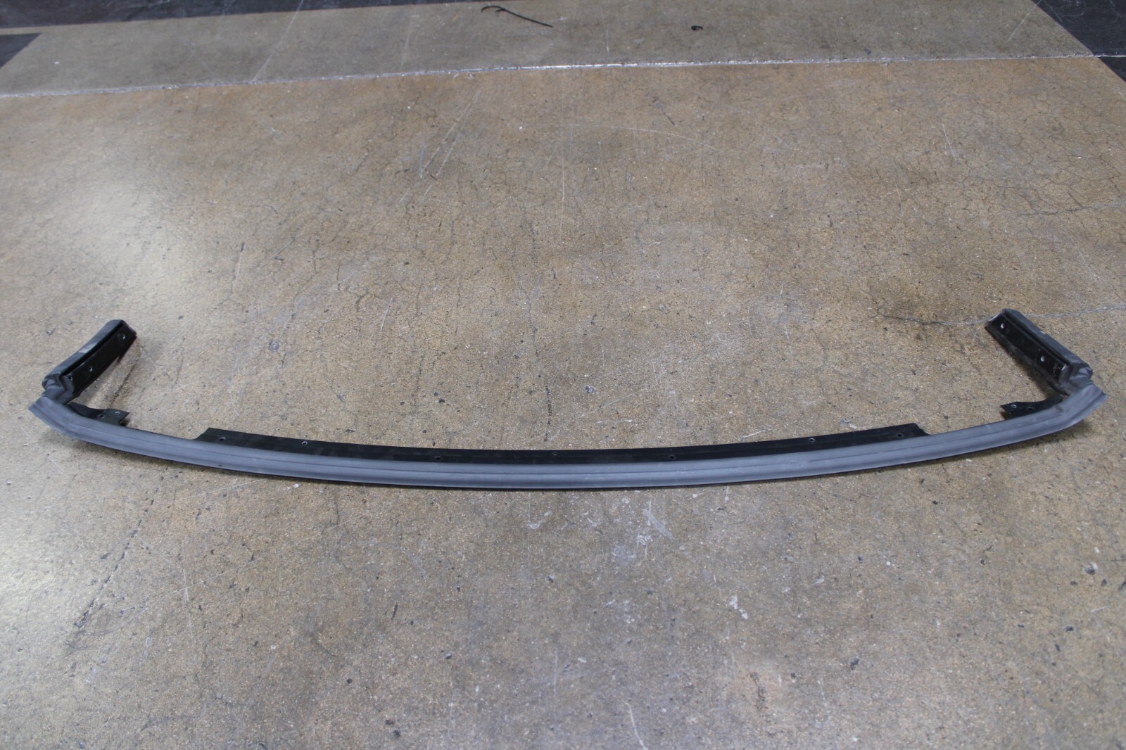 Lamborghini Gallardo, Spyder, Seal Top Front Moulding, Used, P/N 625019656019