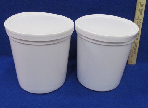 Lote de 2 contenedores de almacenamiento de plástico vintage con tapas talla única  - Imagen 1 de 2