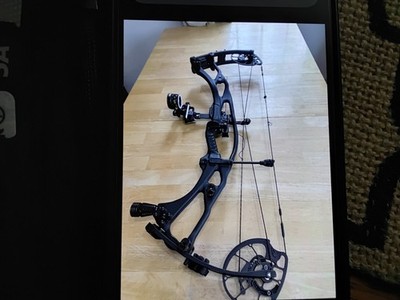 Hoyt RX7 Ultra, 60-70lbs,Axcel Accutouch sight, QAD Ultrarest