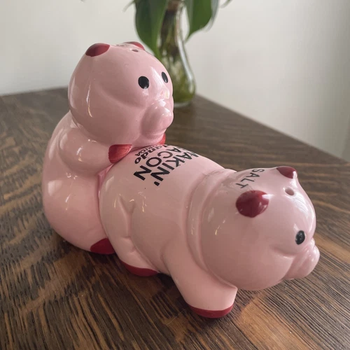 Vintage Naughty Humor Makin’ Bacon Porking Pigs Salt & Pepper Shakers Orlando FL