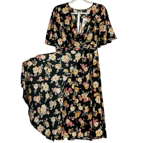 Nuevo con etiquetas Vestido Torrid Negro Floral Manga Corta Tejido Jersey Imitación Envolvente, Talla 0 (US12) - Imagen 3 de 13