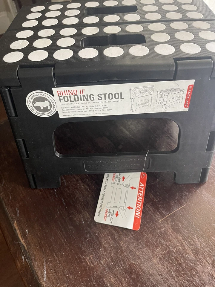 Kikkerland Rhino II Folding Stool Black ZZ12-BK - Image 3 of 4