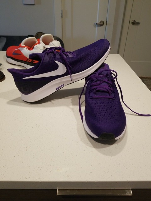 purple nike running shoes mens