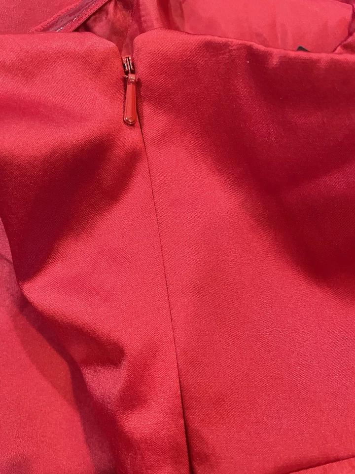 Vestido para mujer limitado rojo satinado sin tirantes talla 4 Foto 4 de 4