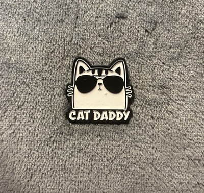 Katzenpapa lustige süße Katzenpapa in Sonnenbrille Metall Emaille Pin Anstecker brandneu
