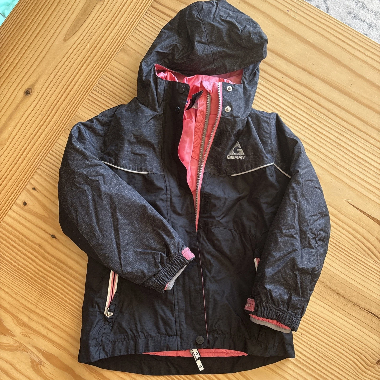 Gerry Youth 3-in-1 Jacket System - Size S 7/8 Black with Pink Interior & Accents
Opens in a new wind