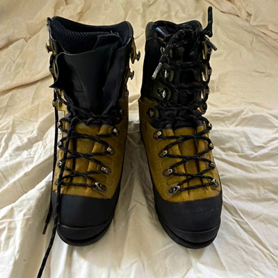 Vasque Alpinista Lace-Up Climbing/Alpinist Men s US 11 Medium