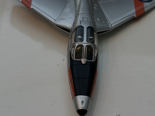 CORGI AVIATION ARCHIVE 1:72 SCALE AA 32712 HAWKER HUNTER T.7 - 229 OCU - Bild 6 von 7