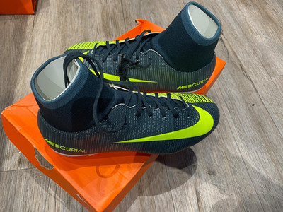 Nike Mercurial Victory CR7 JNR Stiefel - UK 4,5 EU 37,5