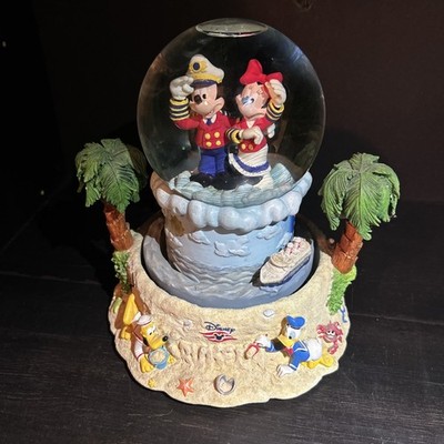 Disney Cruise line Castaway Key Mickey & Minnie ''The Beautiful Sea'' Snow Globe