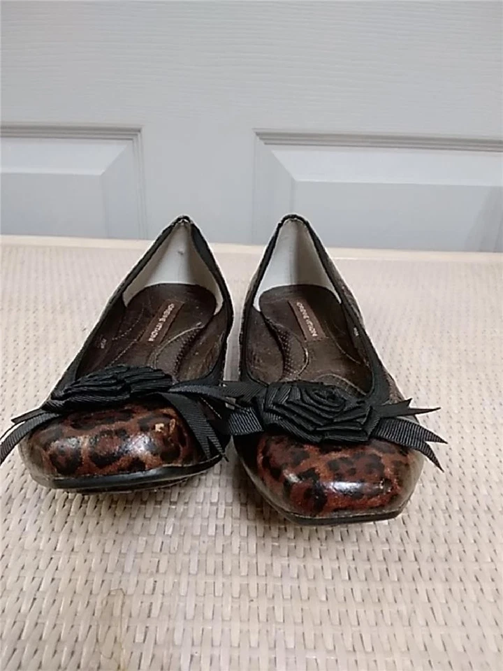 Adrienne Vittadini Cuero Estampado Guepardo Pisos con Cinta Detalle Rosa Talla 6.5 Foto 3 de 4