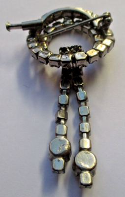 Broche Vintage Argentée Avec Cristaux Type Diamant - Bijou Ancien Superbe - Occasion